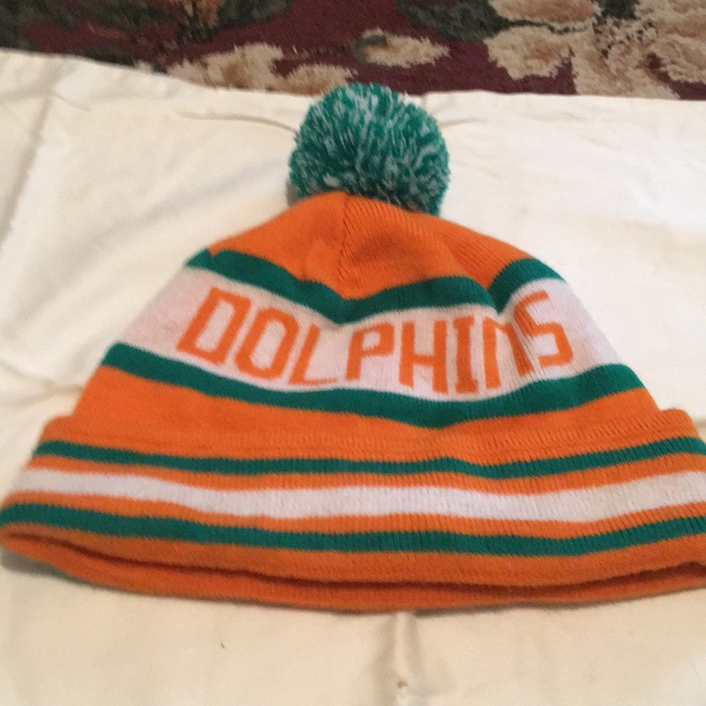 DOLPHIN VINTAGE WINTER HAT
